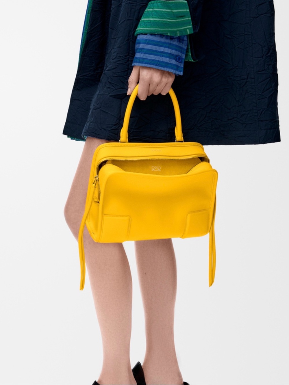 LOEWE Small Amazona 180 bag in Daisy Yellow